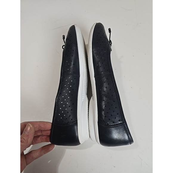 Clarks Collection Gracelin Lea Black Perforated Slip On Ballet Flats Womens SZ 7 - Picture 9 of 10